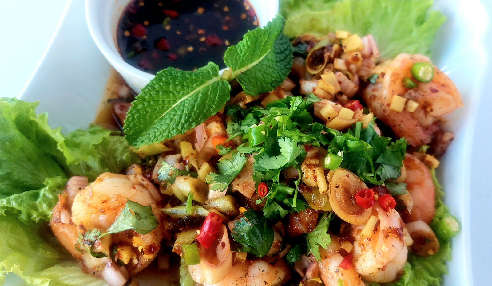 Shrimp Herbs Salad with Pad Thai Dressing